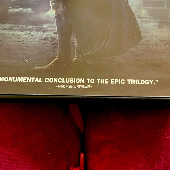 The DARK KNIGHT RISES. DVD.  WITH BONUS - Picture 5 of 6